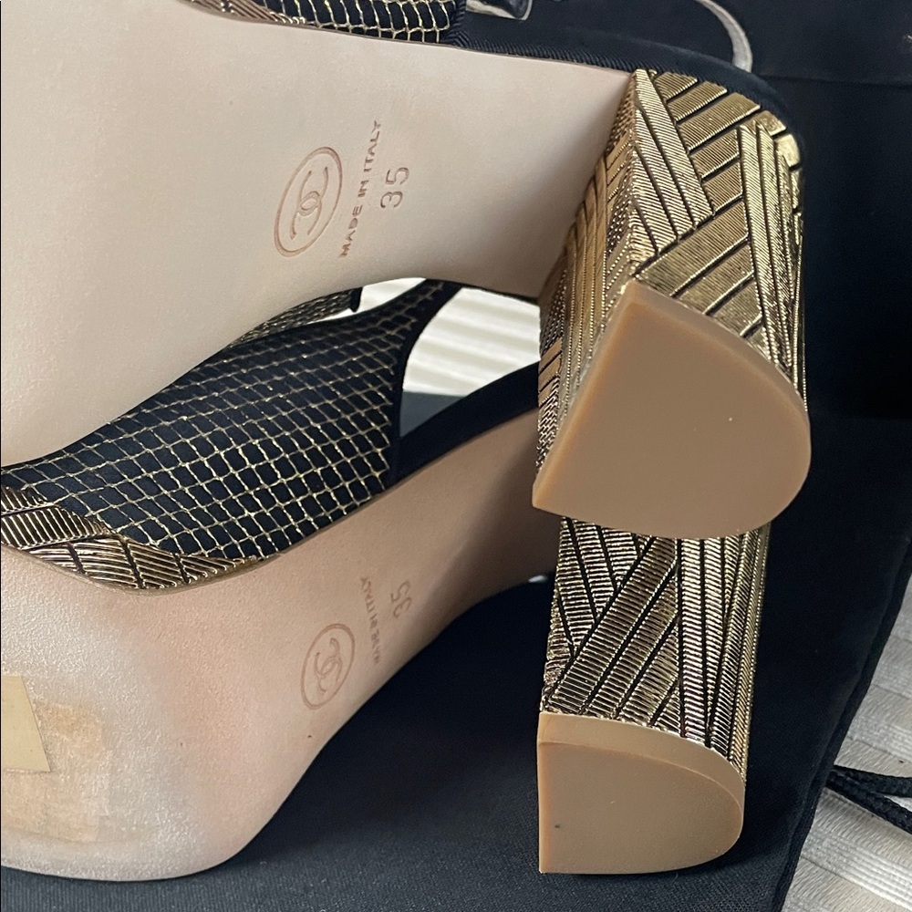 CHANEL Camellia Gold Flower Black 35 / 5 B  slingback heels - Picture 10 of 17